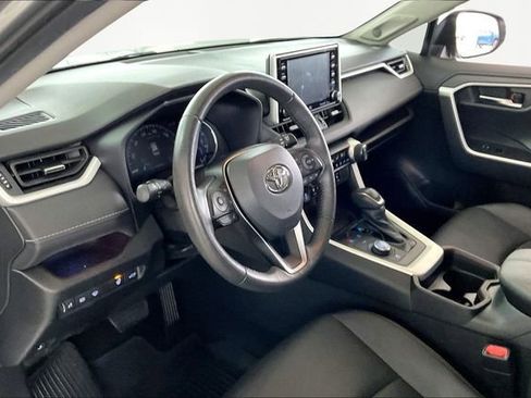 Used 2021 Toyota RAV4 Limited image 12