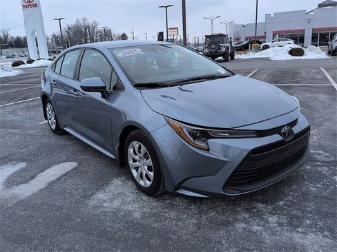 Certified 2025 Toyota Corolla LE image 1