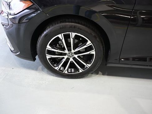 Used 2025 Volkswagen Jetta Sport image 28
