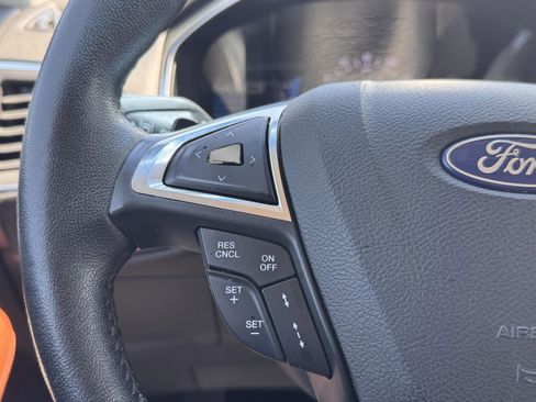 Used 2018 Ford Edge Titanium w/ Equipment Group 301A AWD/4WD image 8