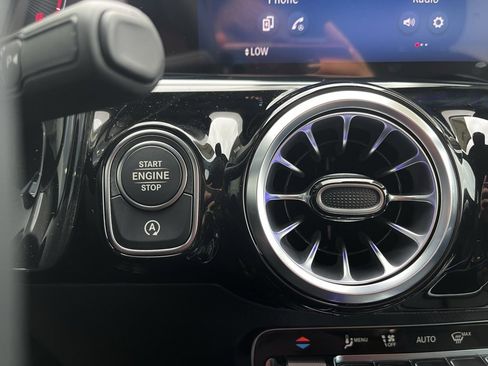 Used 2025 Mercedes-Benz GLA 250 4MATIC image 22