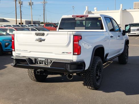 New 2026 Chevrolet Silverado 2500 ZR2 image 4