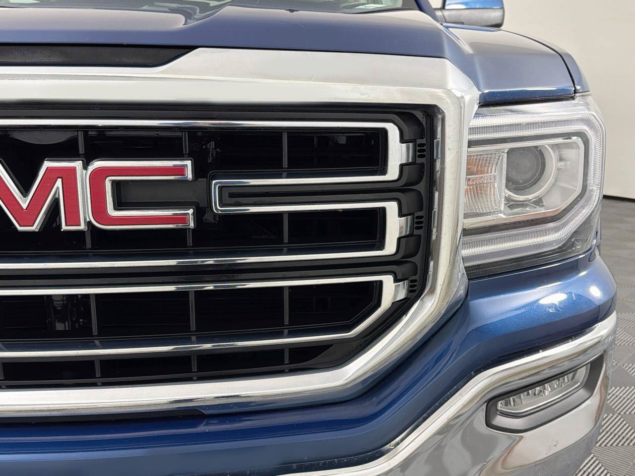 Used 2017 GMC Sierra 1500 SLE AWD/4WD image 4