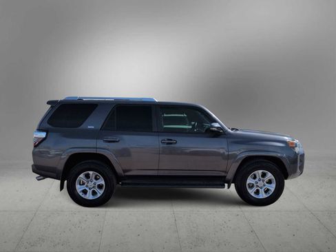 Used 2017 Toyota 4Runner SR5 Premium image 9