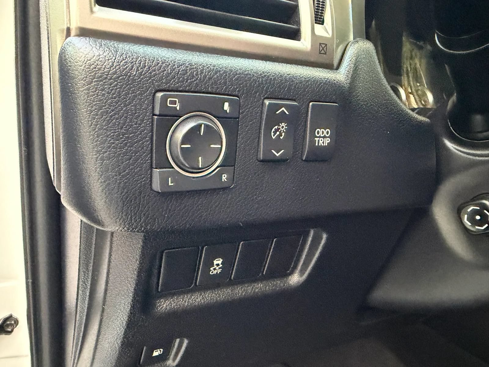 Used 2013 Lexus GX 460 w/ Convenience Pkg AWD/4WD image 30