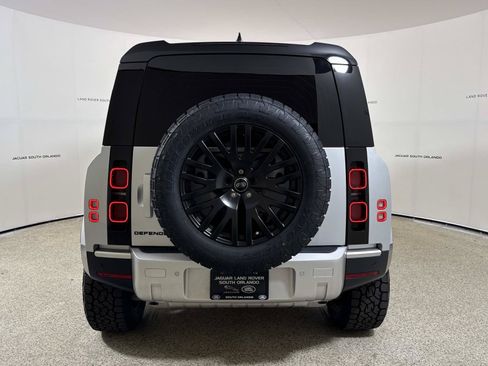 Used 2024 Land Rover Defender 110 S AWD/4WD image 4
