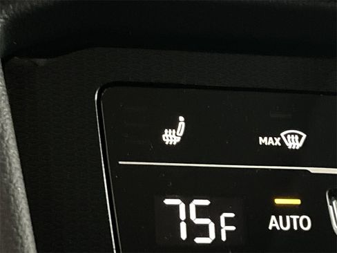 New 2026 Volkswagen Taos SE image 27