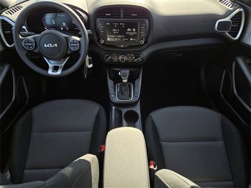 Certified 2025 Kia Soul LX image 14