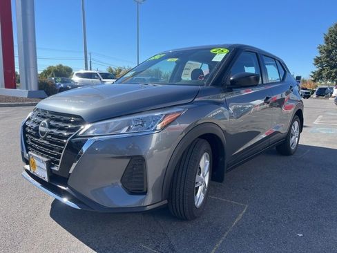 New 2025 Nissan Kicks Play S image 3