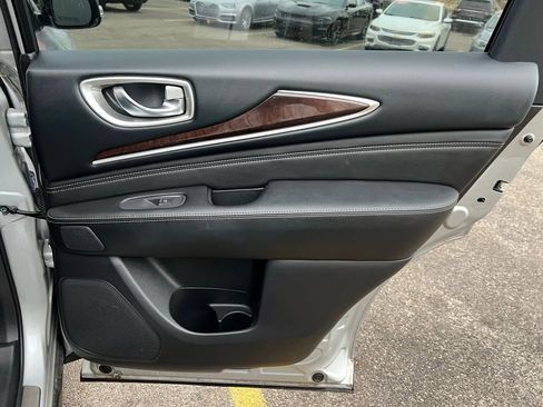 Used 2017 INFINITI QX60 FWD w/ Deluxe Technology Package image 28