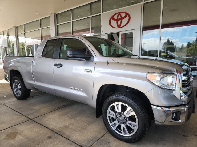 Used 2016 Toyota Tundra SR5 w/ SR5 Upgrade Package AWD/4WD image 4