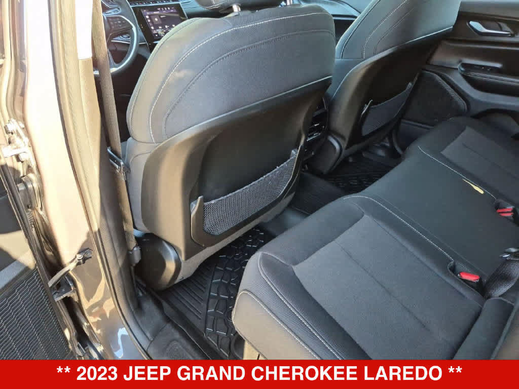 Used 2023 Jeep Grand Cherokee Laredo RWD image 18