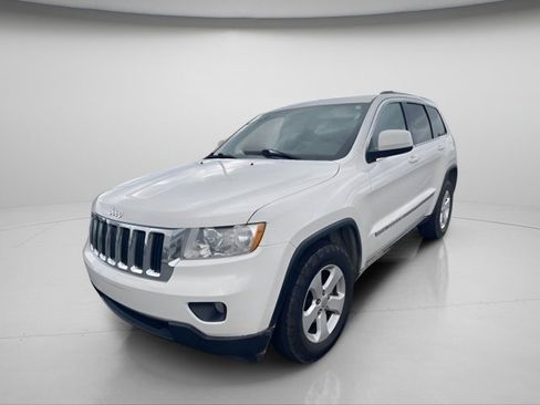 Used 2012 Jeep Grand Cherokee Laredo image 2