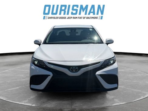 Used 2024 Toyota Camry SE FWD image 8