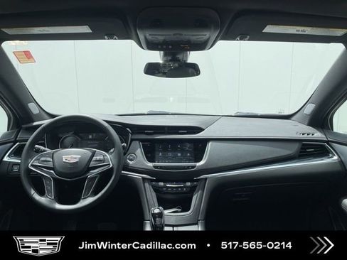 Certified 2025 Cadillac XT5 Premium Luxury AWD/4WD image 18