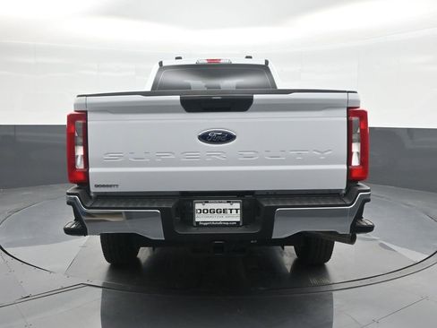 New 2025 Ford F250 XLT w/ FX4 Off-Road Package image 17