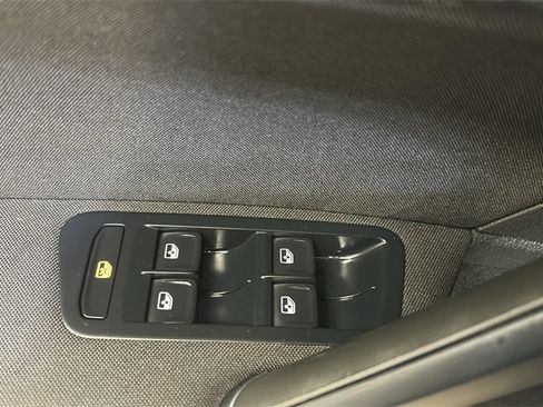 Used 2019 Volkswagen e-Golf SE w/ Driver Assistance Package image 28