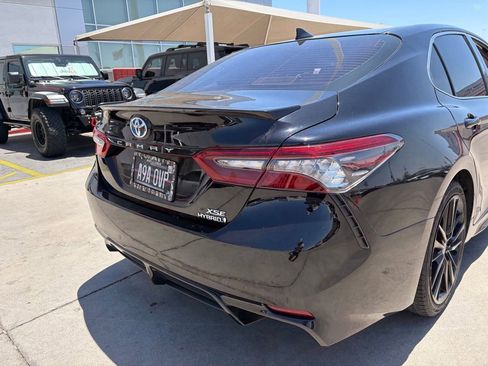 Used 2021 Toyota Camry XSE w/ Navigation Upgrade Package FWD image 4