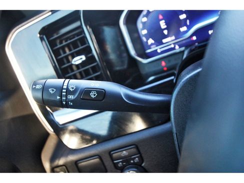 Used 2025 Chevrolet Silverado 1500 LT image 19