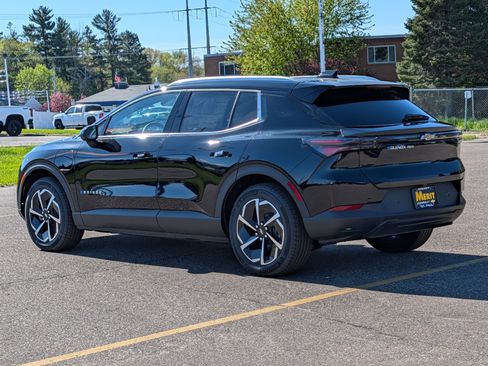 New 2026 Chevrolet Equinox EV LT AWD/4WD image 4