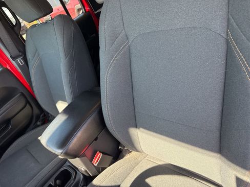 Used 2024 Jeep Wrangler Unlimited Sport AWD/4WD image 13