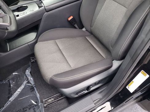 Used 2025 Nissan Rogue SV image 12