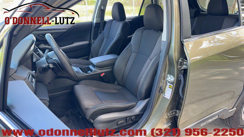 Used 2025 Subaru Outback Premium AWD/4WD image 7