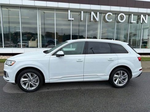 Used 2022 Audi Q7 3.0T Premium Plus w/ Premium Plus Package AWD/4WD image 4