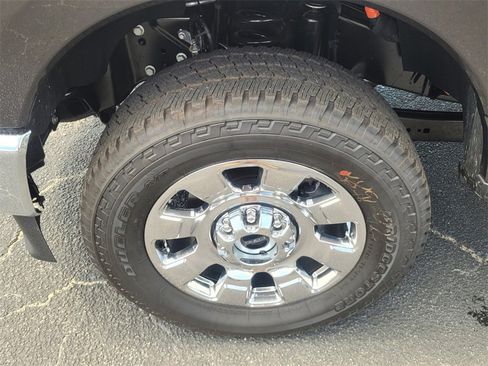 New 2025 Ford F250 Lariat w/ Chrome Package image 18