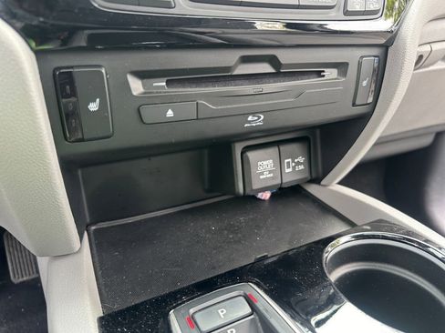 Used 2021 Honda Pilot Touring image 19