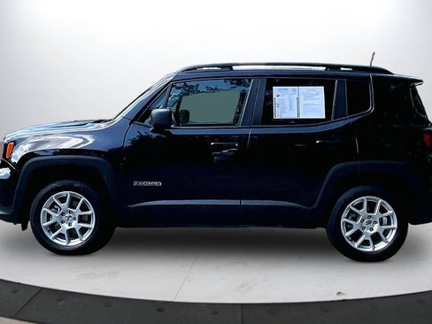 Certified 2022 Jeep Renegade Latitude AWD/4WD image 5