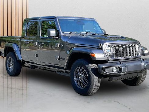 New 2026 Jeep Gladiator Sport image 2