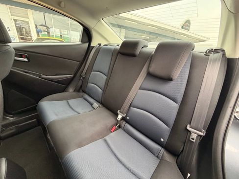 Used 2017 Toyota Yaris iA image 14