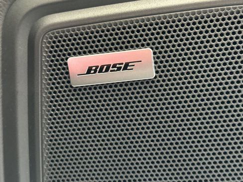 Used 2025 Porsche Macan image 35