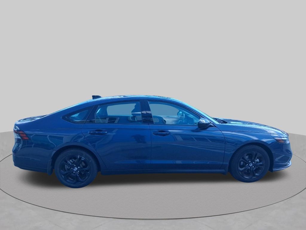Certified 2025 Honda Accord SE image 4