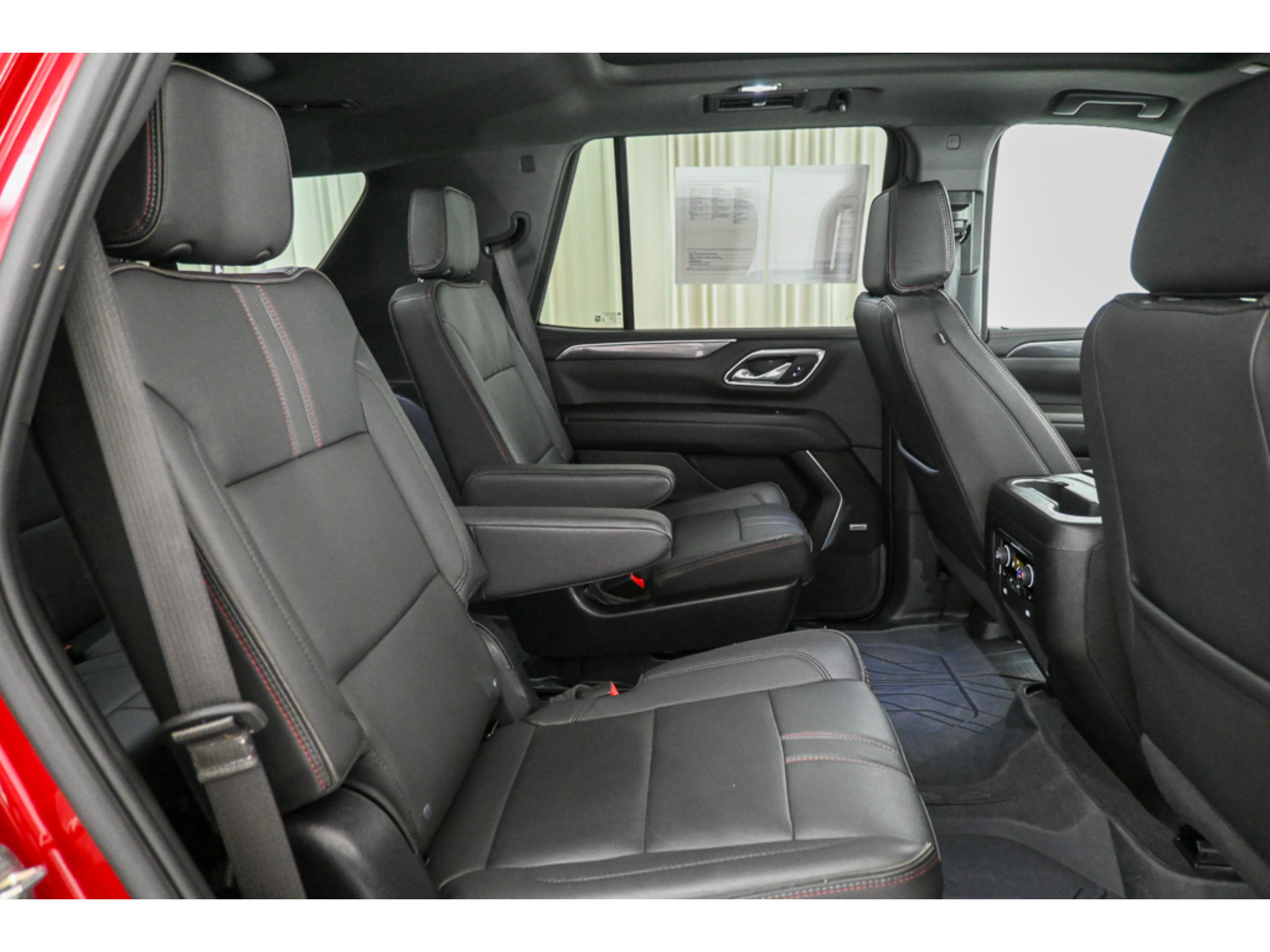 Used 2024 Chevrolet Tahoe RST w/ Luxury Package AWD/4WD image 19
