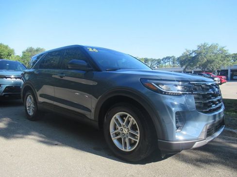 Used 2026 Ford Explorer Active RWD image 1