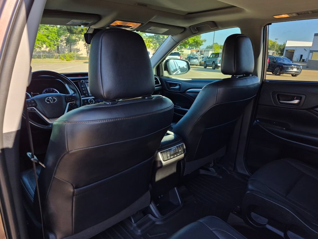 Used 2019 Toyota Highlander Limited FWD image 35