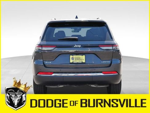 Used 2025 Jeep Grand Cherokee Limited w/ Trailer Tow Package AWD/4WD image 8