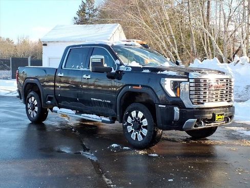 Used 2024 GMC Sierra 2500 Denali image 4