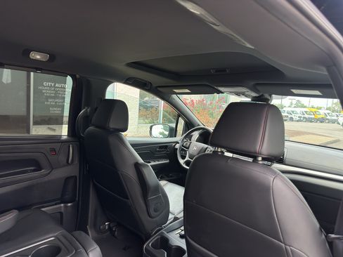 Used 2025 Honda Odyssey Sport-L image 16