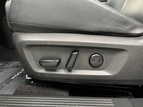 Used 2025 Nissan Rogue SL w/ Tech Package FWD image 10