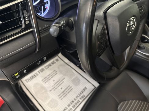 Used 2022 Toyota Camry SE FWD image 37