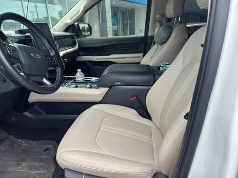 Used 2024 Ford Expedition Max Platinum AWD/4WD image 7