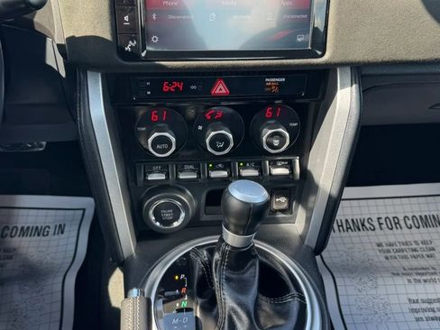 Used 2020 Toyota 86 RWD image 35
