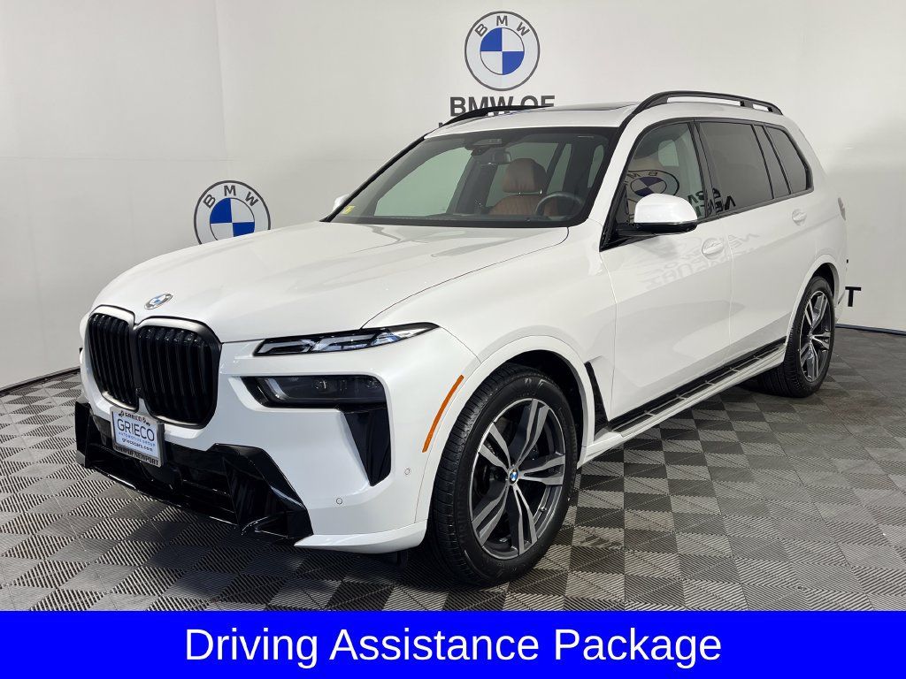 Used 2025 BMW X7 xDrive40i w/ M Sport Package AWD/4WD image 3