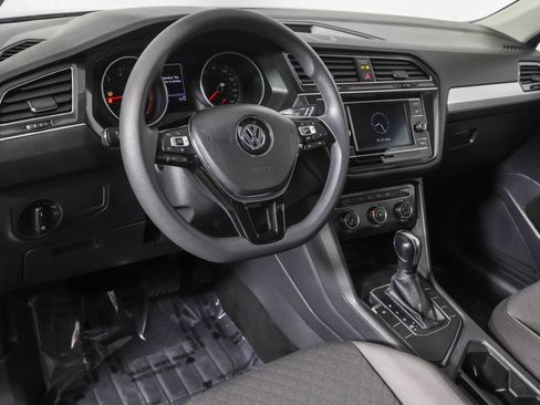 Used 2020 Volkswagen Tiguan S image 4