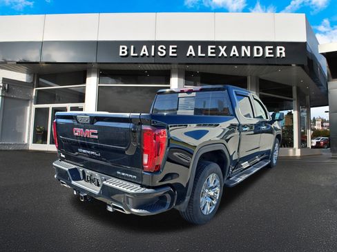 Used 2021 GMC Sierra 1500 Denali w/ Technology Package AWD/4WD image 3