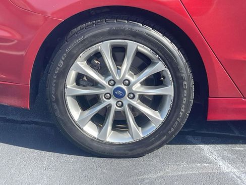 Used 2017 Ford Fusion Energi Titanium FWD image 9