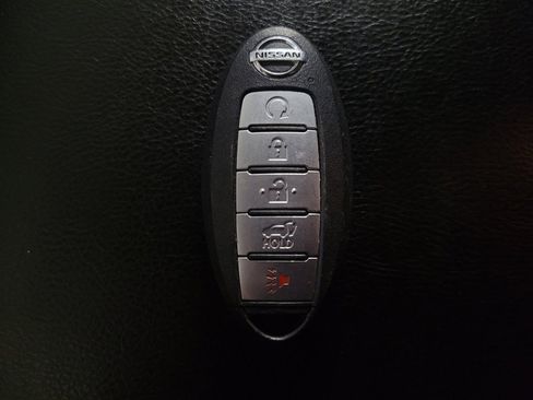 Used 2020 Nissan Pathfinder SL image 32